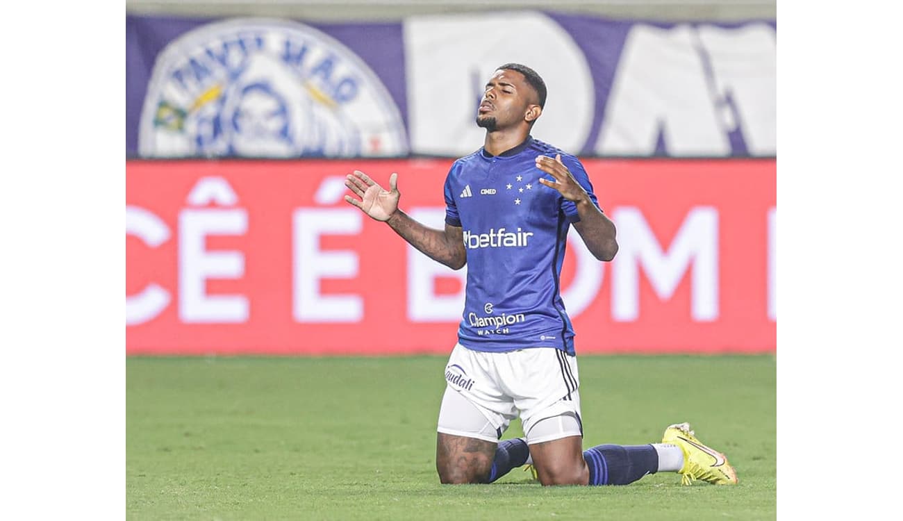 Cruzeiro confirma que Wesley Gasolina rompe ligamento e será operado