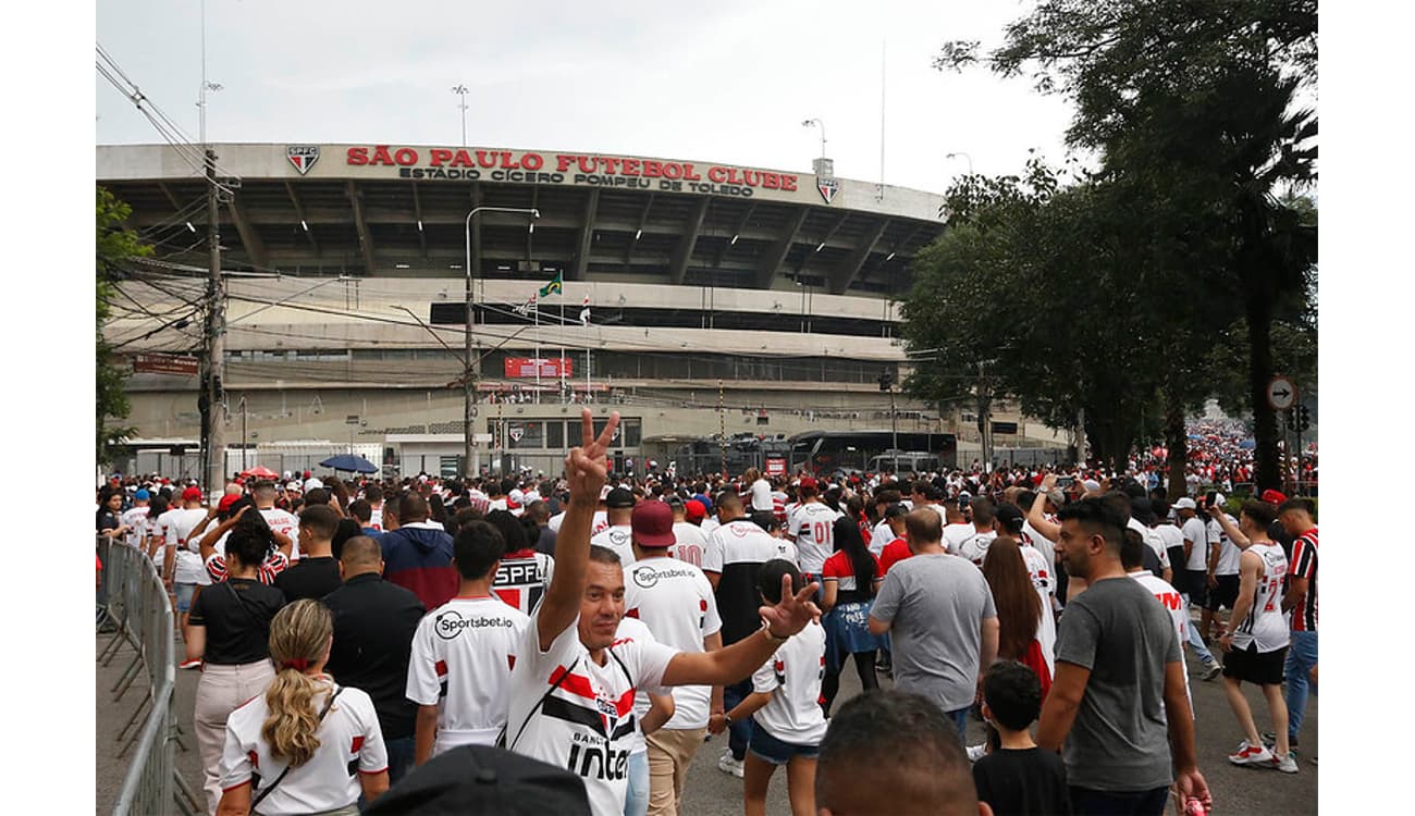 Novo gramado do Morumbi sobrevive à maratona de São Paulo e Palmeiras