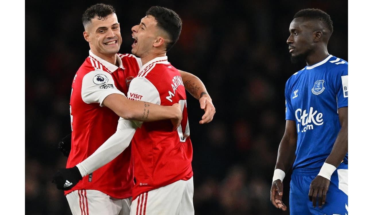 Futebol: Arsenal segue ritmo de Manchester City na Premier League