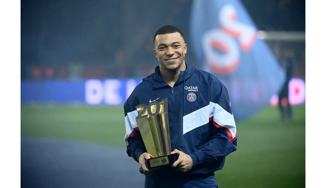 Kylian Mbappé  Fotografia de homens, Jogadores de futebol, Paris