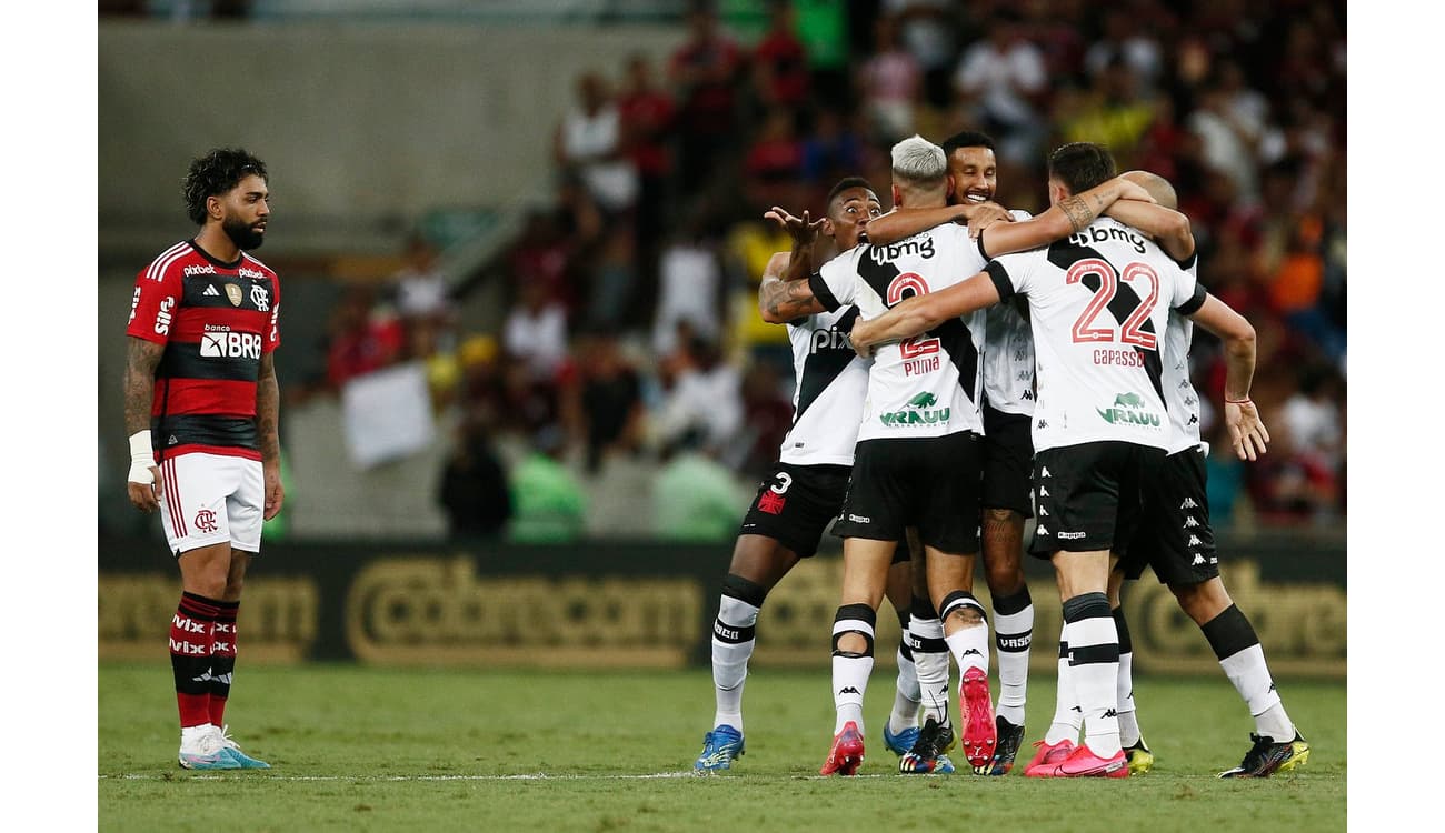 Flamengo e Vasco fazem clássico no Brasileirão sob gestões