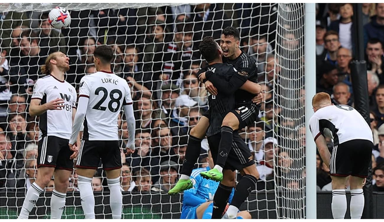 Martinelli celebra com gol em seu primeiro jogo na Champions League, Esporte