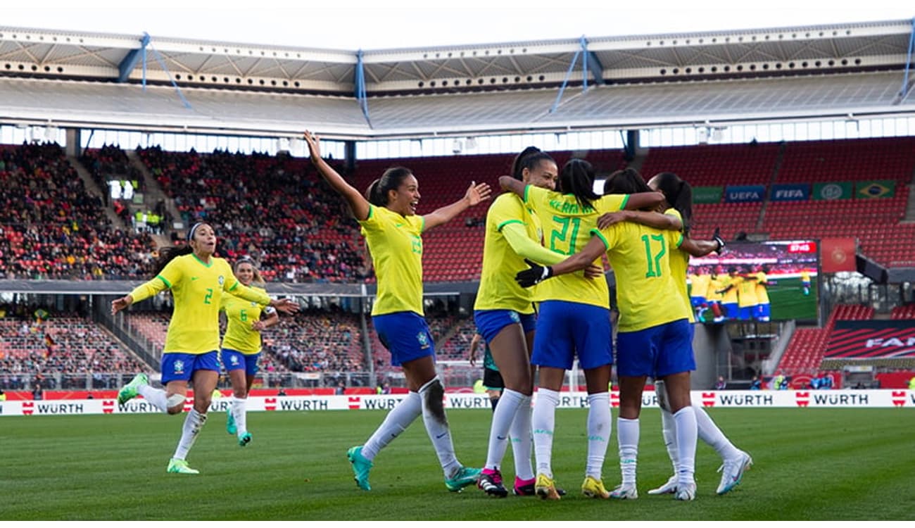 CBF oficializa candidatura do Brasil para sediar Copa feminina de