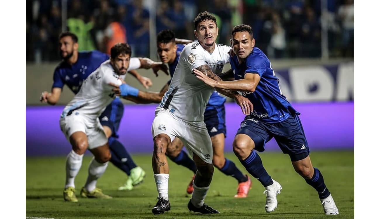 Grêmio x Cruzeiro terá experiente árbitro 'afastado' de jogos da Série A