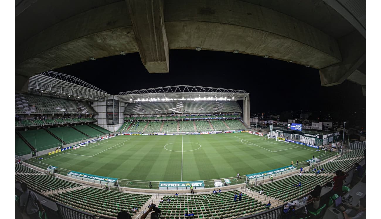 Veja imagens do gramado e do palco no Mineirão em jogo de Cruzeiro x Grêmio