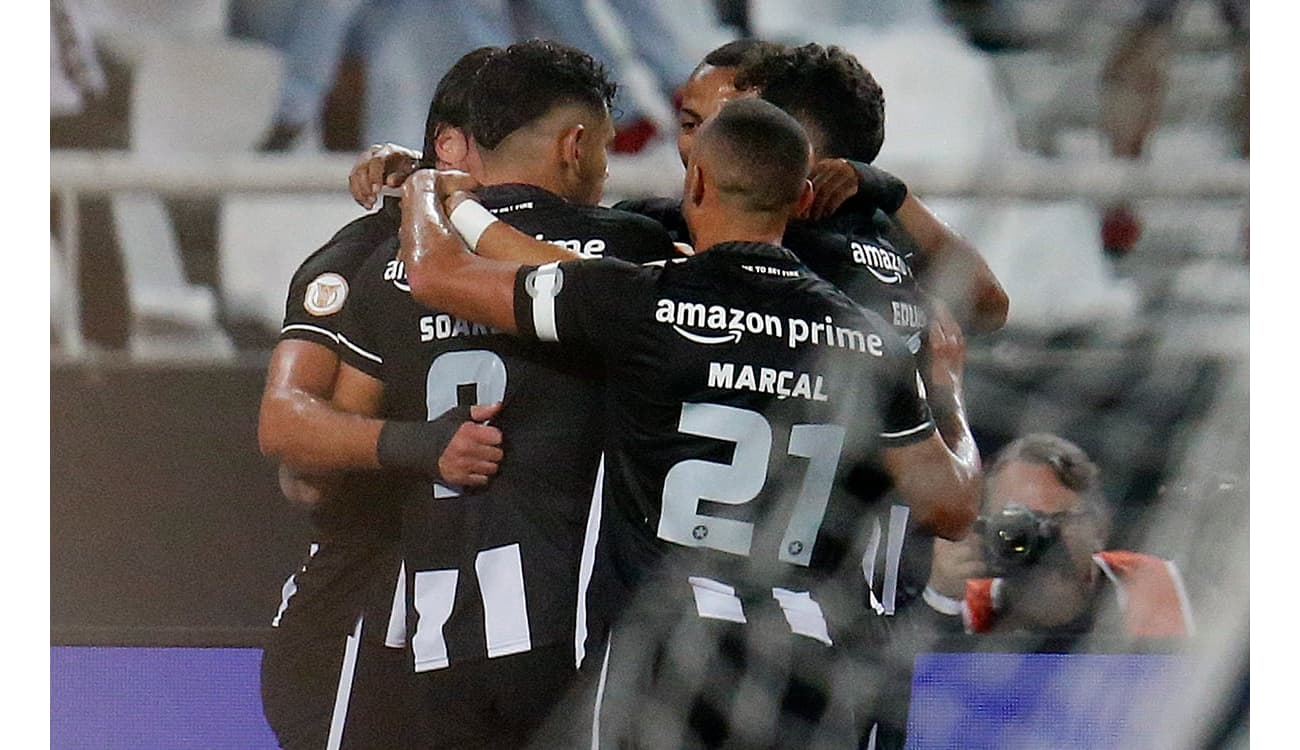 Corinthians alcança marca de dez vitórias consecutivas no futebol