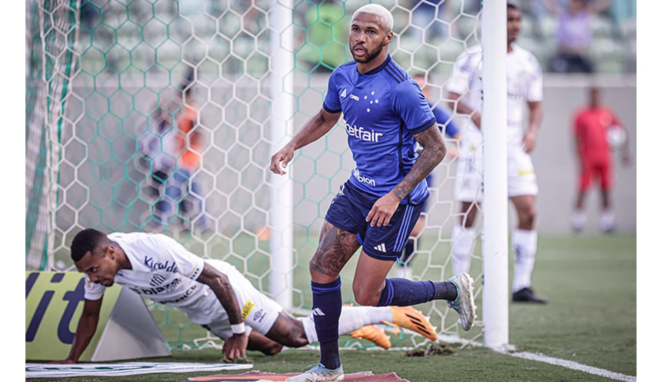 Cruzeiro vence Santos com dois de Wesley e assume liderança provisória da  Série A