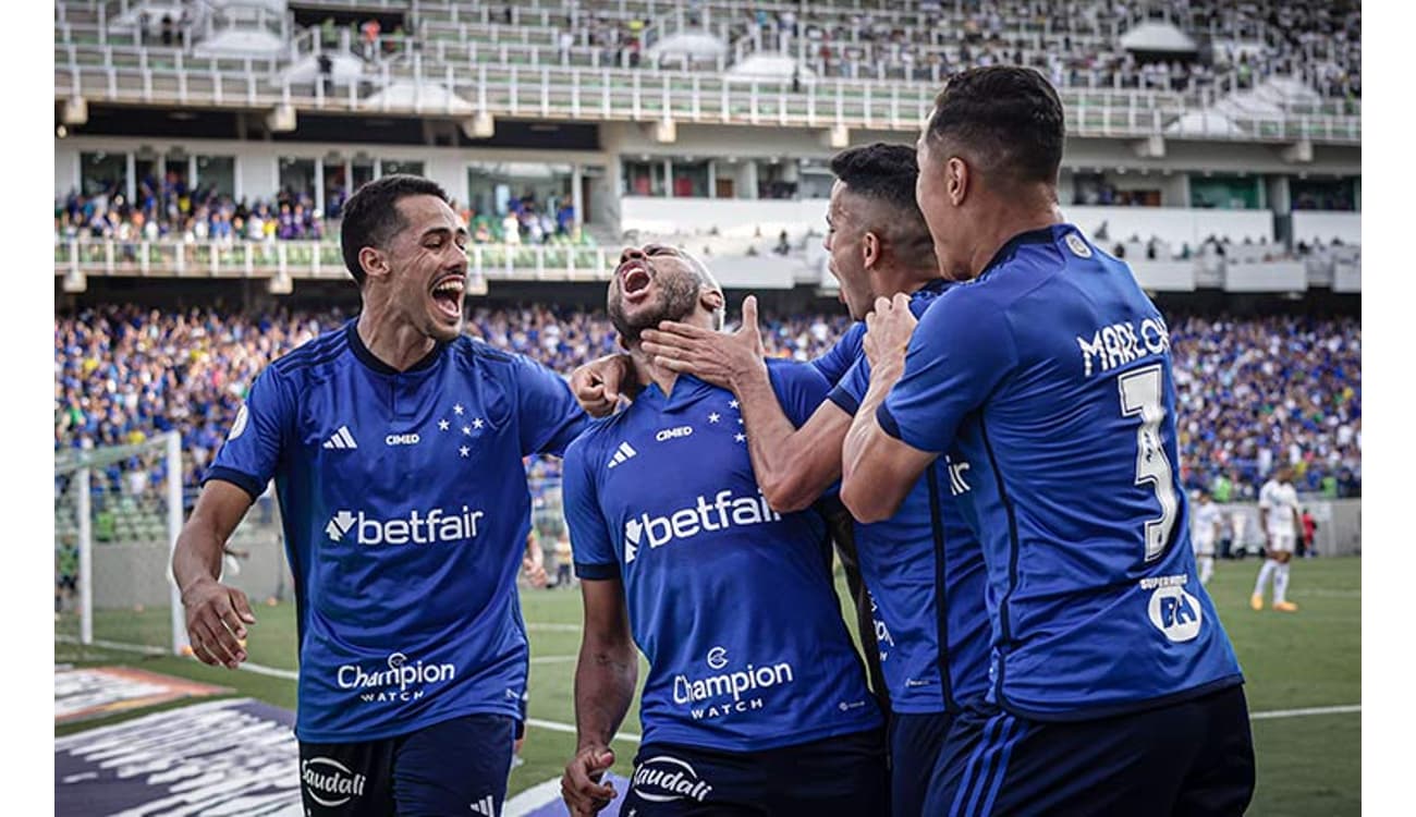Cruzeiro vence o Santos com gols de Wesley e vira líder do Brasileirão