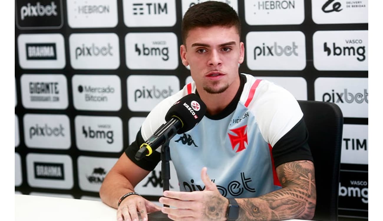 Gabriel Pec é cobiçado por mais um gigante brasileiro; Vasco faz