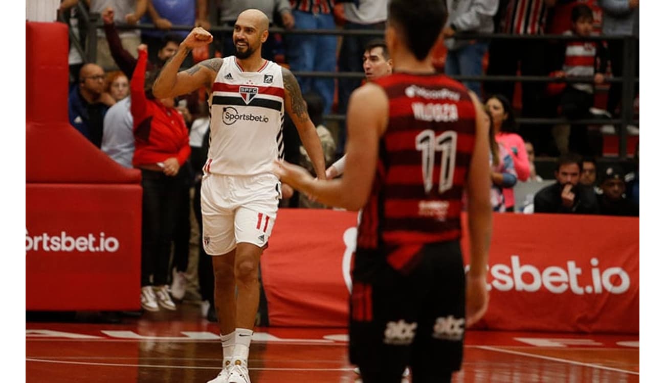 São Paulo vence Flamengo mais uma vez e vai à final do NBB