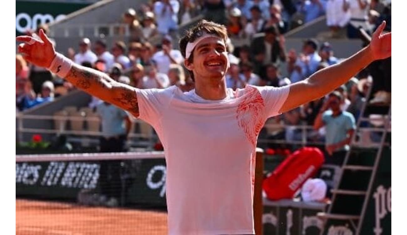 Thiago Wild faz história e vence Medvedev na estreia de Roland Garros, tênis