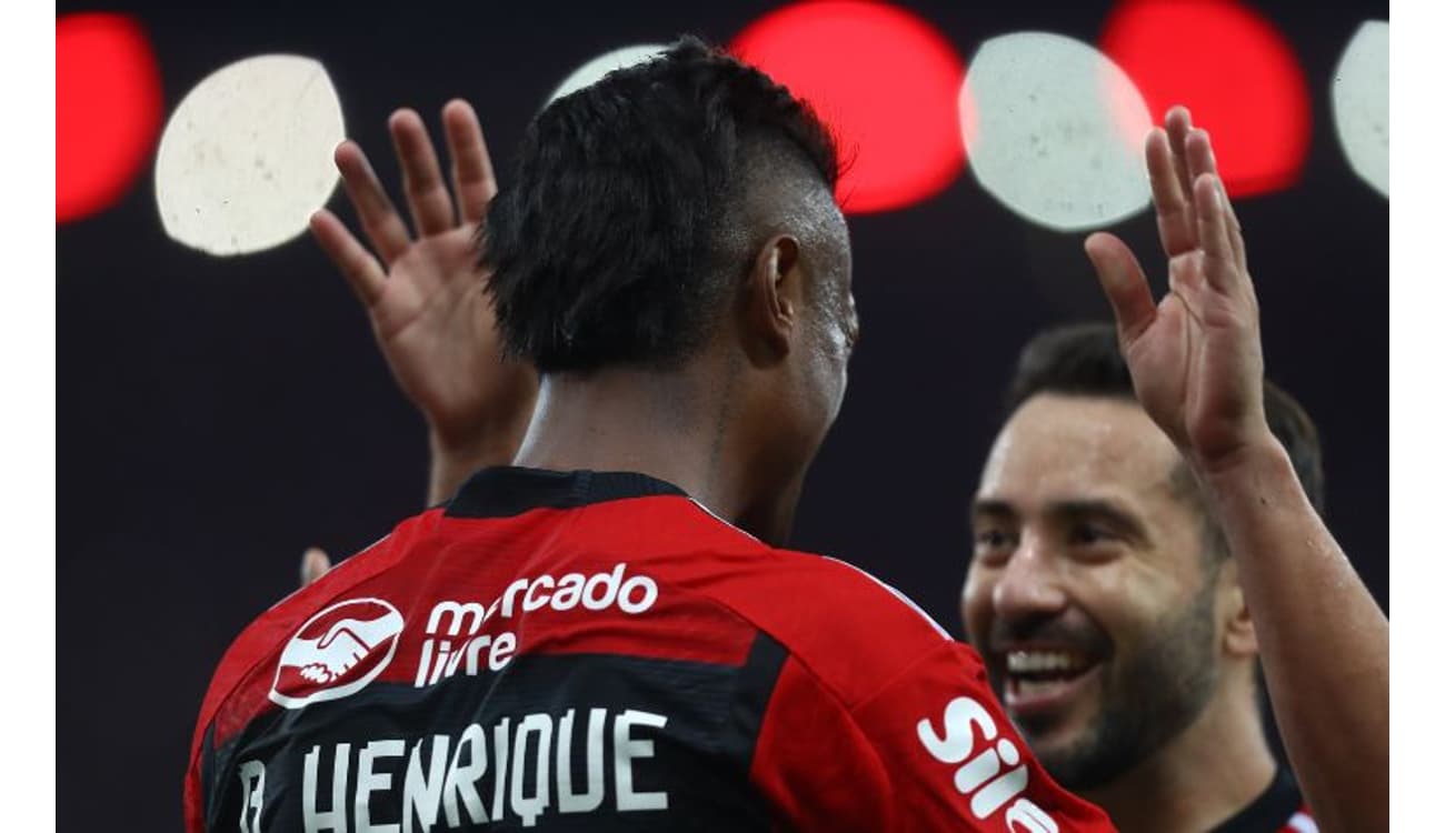 Barcelona adia contratação de joia do Flamengo para 2024 por fair