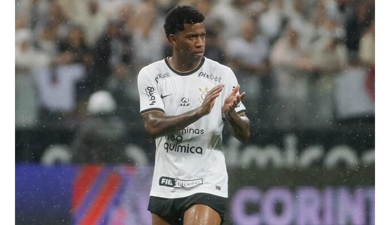 Ele não conseguiu jogar contra o Grêmio e agora preocupa a torcida do  Corinthians