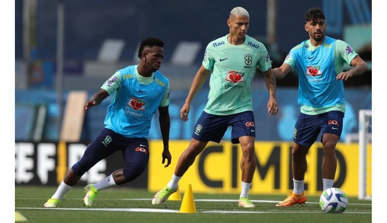 Sem grupo completo, Ramon Menezes comanda primeiro treino da Seleção  Brasileira em Barcelona - Lance!