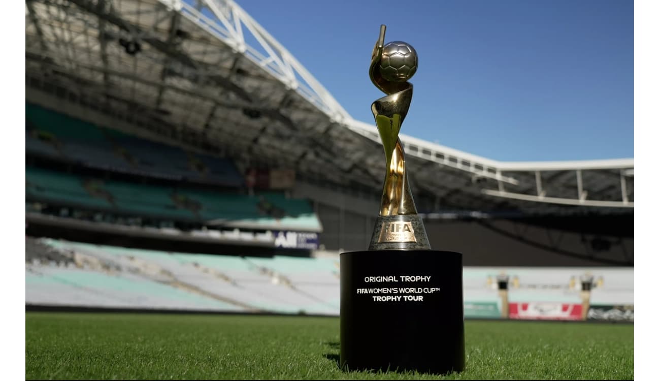 Seleção brasileira joga Copa feminina com uniforme sem estrelas