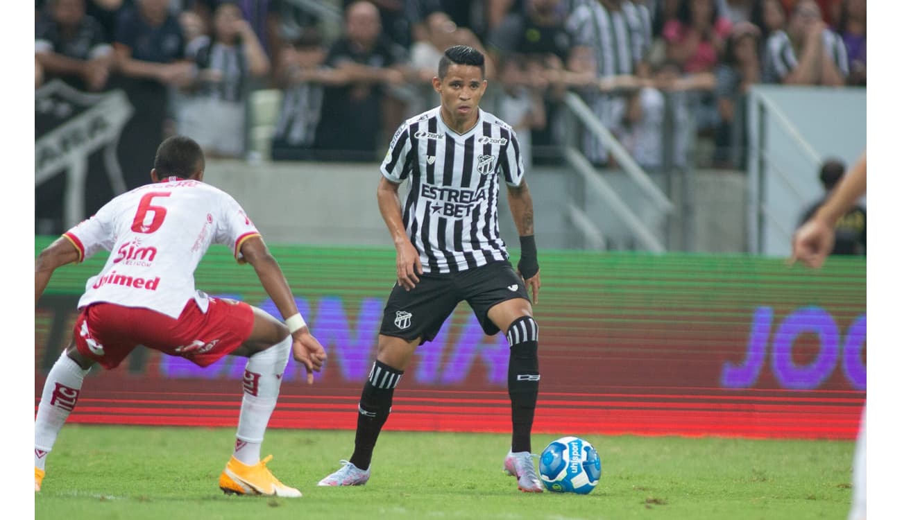 Crise faz São Paulo mudar planos em intertemporada: amistosos e  concentração em Cotia são cancelados - Lance!