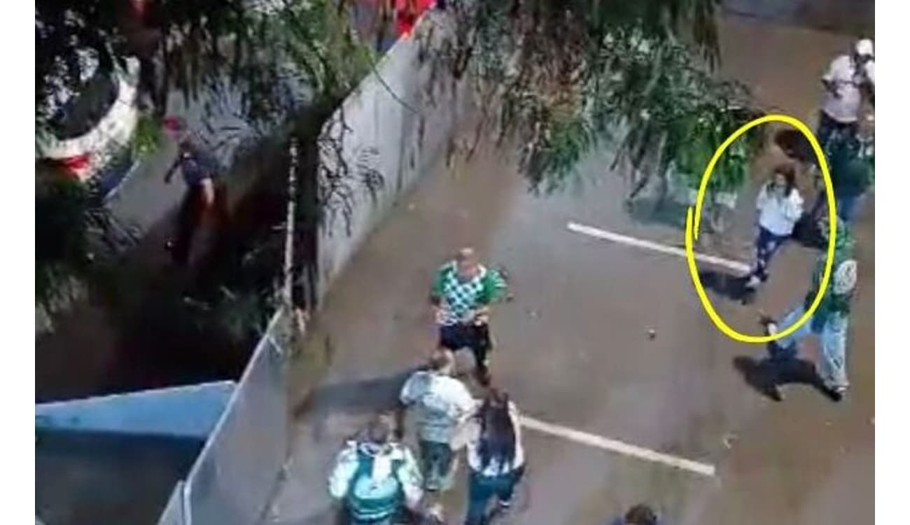 Palmeiras e jogadores prestam condolências à torcedora morta em briga