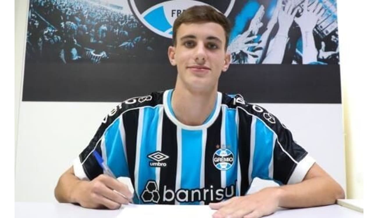 Jovem ex-Riograndense assina contrato com o Grêmio