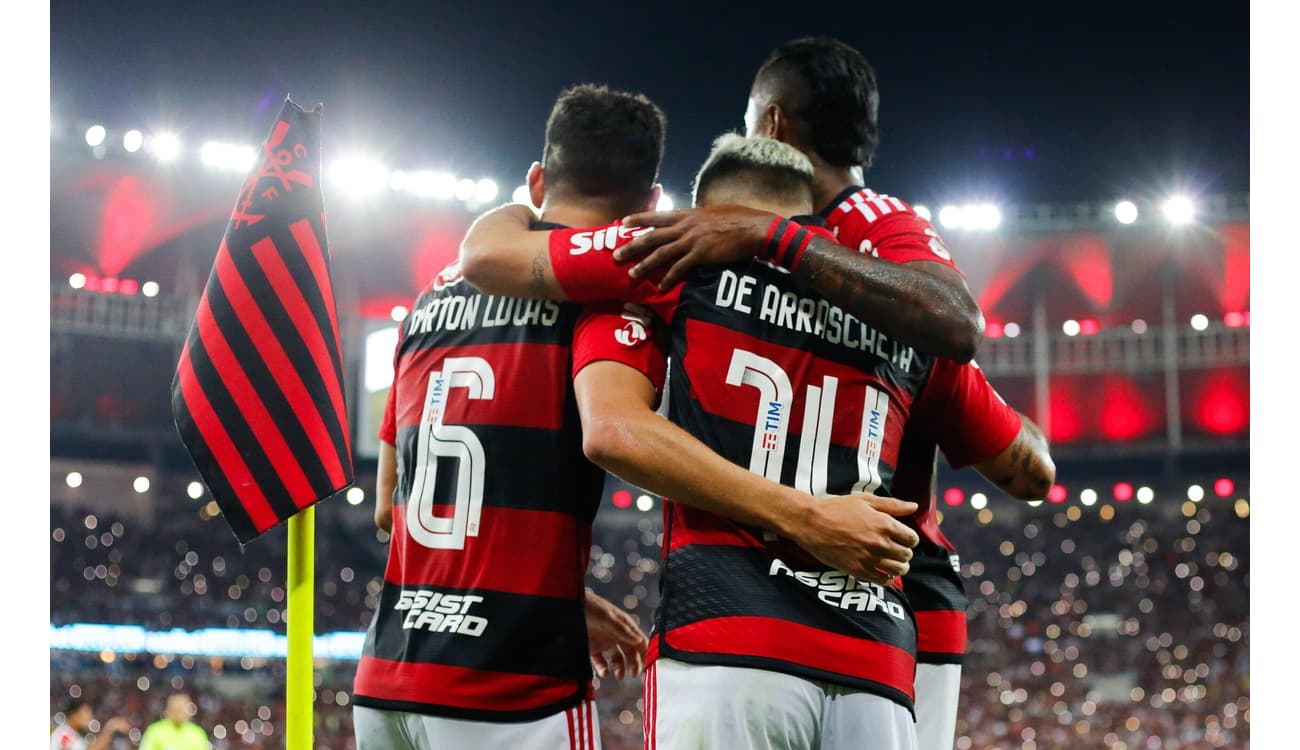 Clube de Regatas do Flamengo - Quer assistir aos jogos da reta final do  Brasileirão de graça? APROVEITE A BLACK FRIDAY DO PREMIERE PLAY! Acesse  agora mesmo