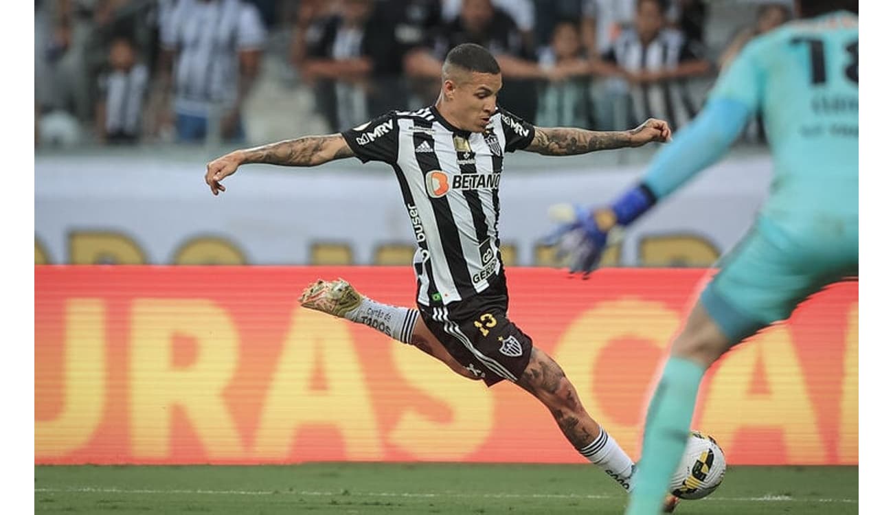 Atlético-MG marca no último lance, se reabilita com vitória e