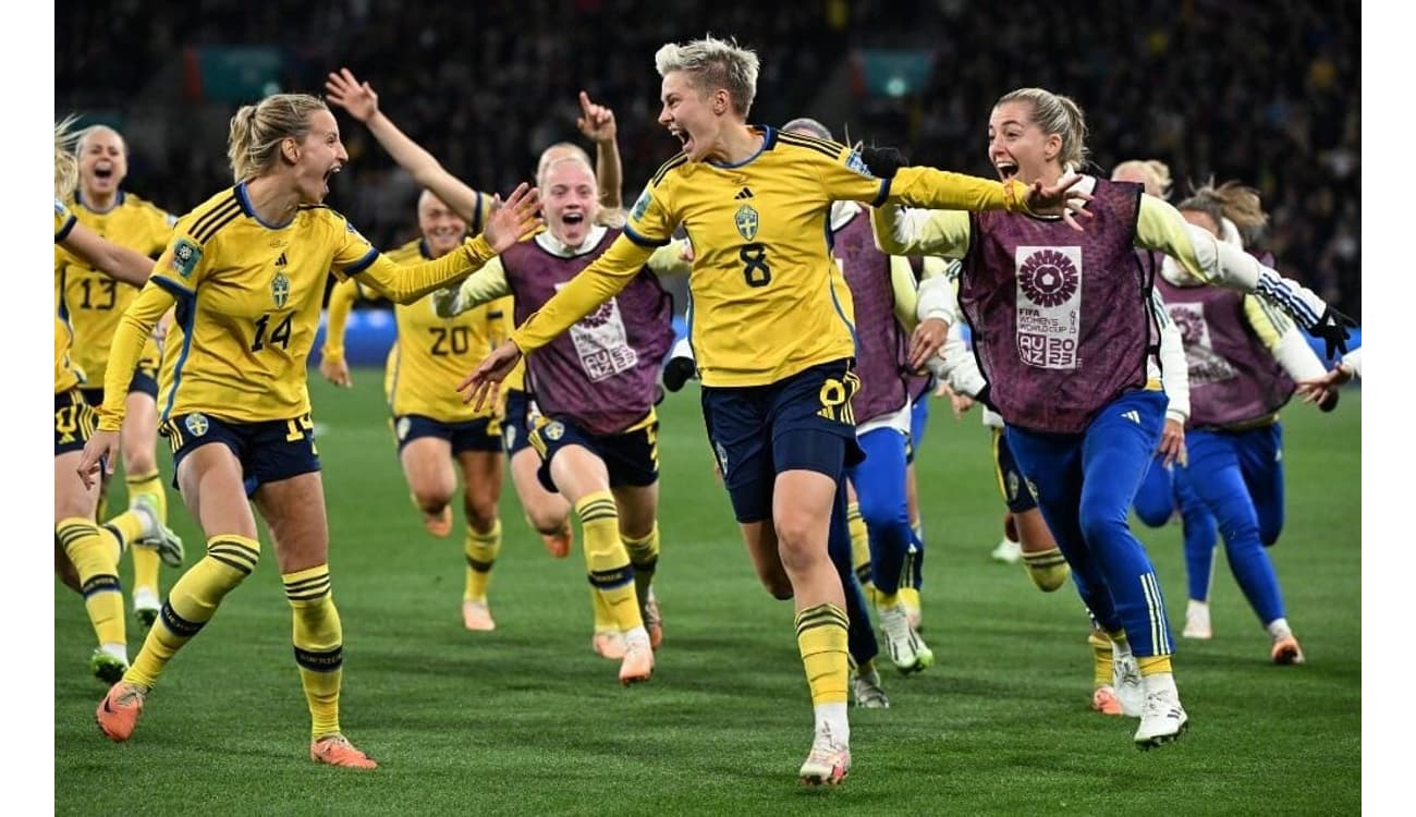 Brasil derrota Suécia por 5 a 1 e futebol feminino garante classificação