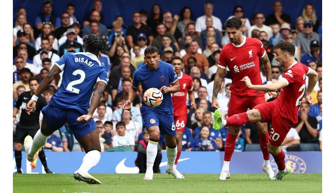 Liverpool sai na frente, mas Chelsea busca empate pelo Inglês