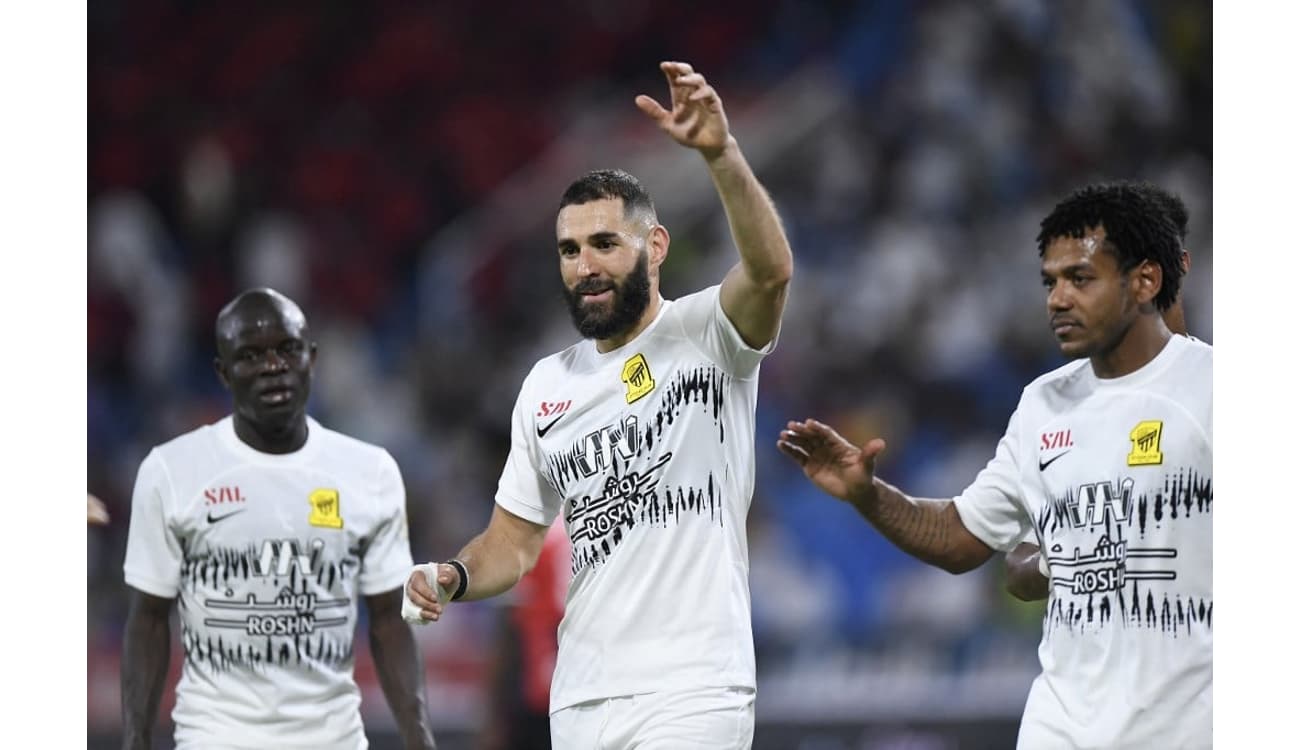 Al Ahly x Al Ittihad: onde assistir ao vivo o jogo do time de Benzema e  Romarinho pelo Mundial, Futebol