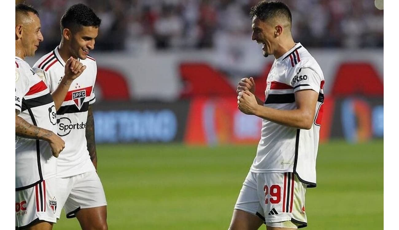 São Paulo volta a jogar mal e, com um a mais, perde para América-MG