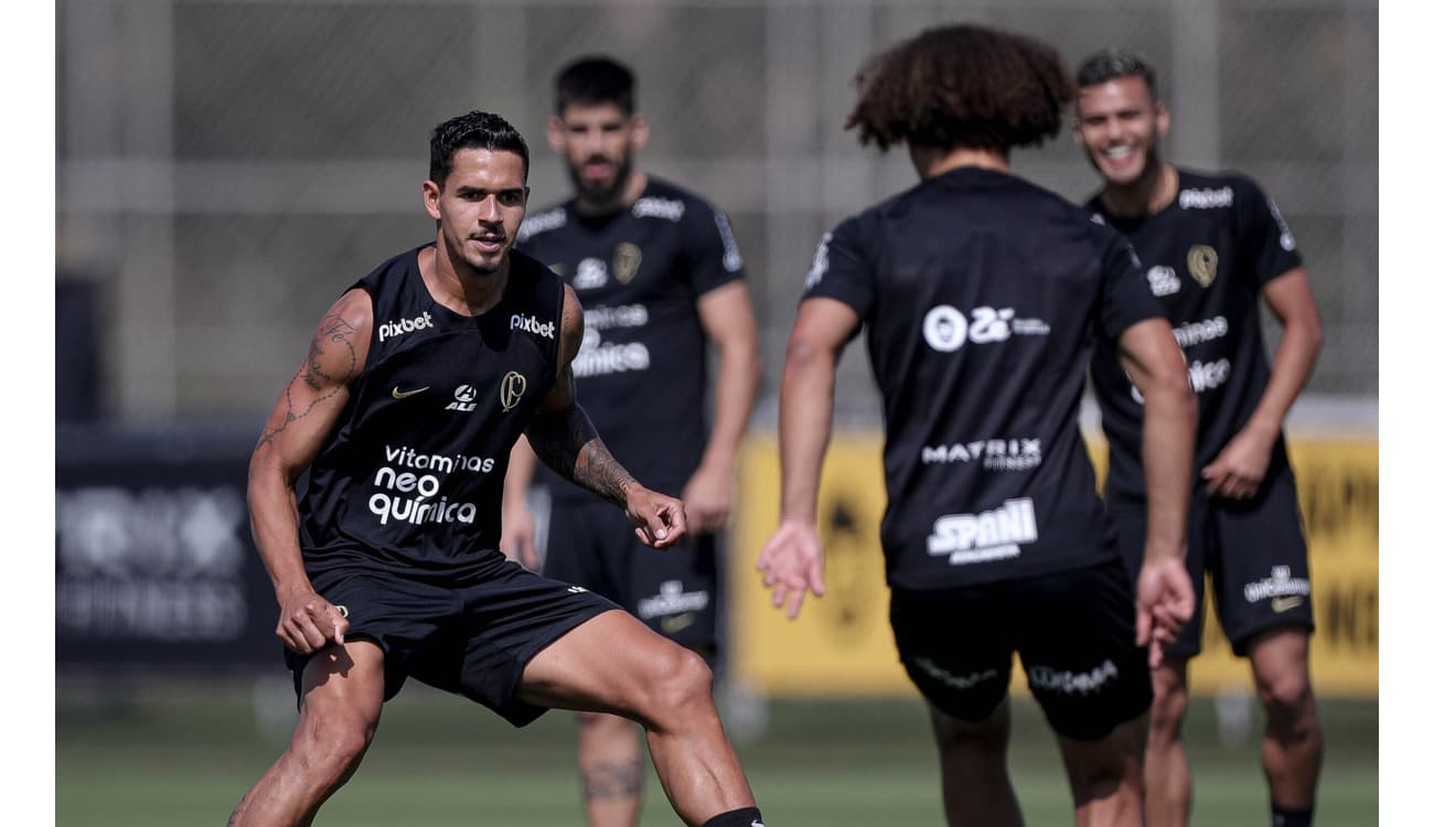 São Paulo: Lucas treina entre os titulares e deve jogar contra Corinthians