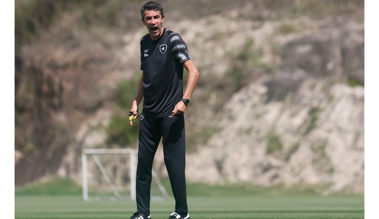 ANÁLISE: Estratégia de Bruno Lage pode colocar o Botafogo em xeque