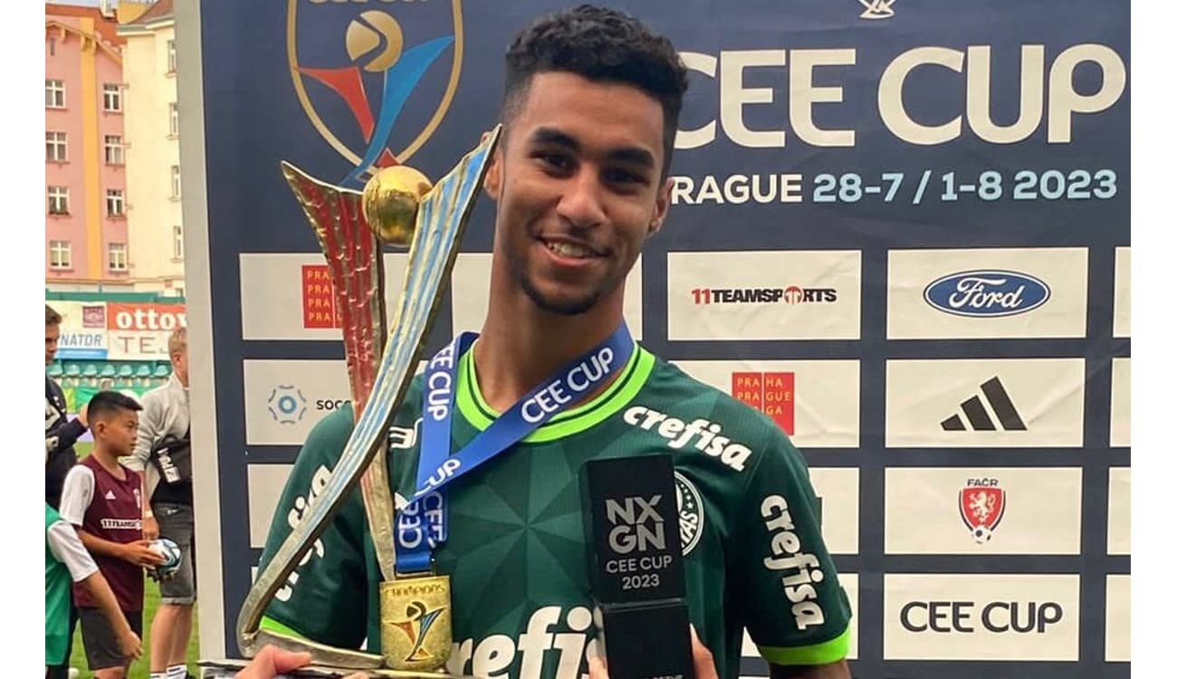 Saiu campeão do Palmeiras, não jogou nada na Europa, agora quer voltar ao  Brasil