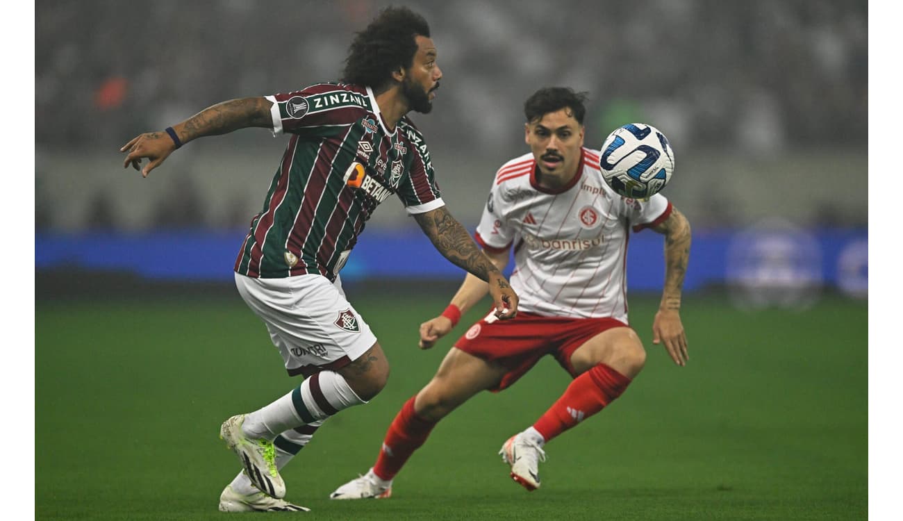 Cano faz dois e Fluminense busca empate contra Internacional no primeiro  jogo da semifinal da Libertadores