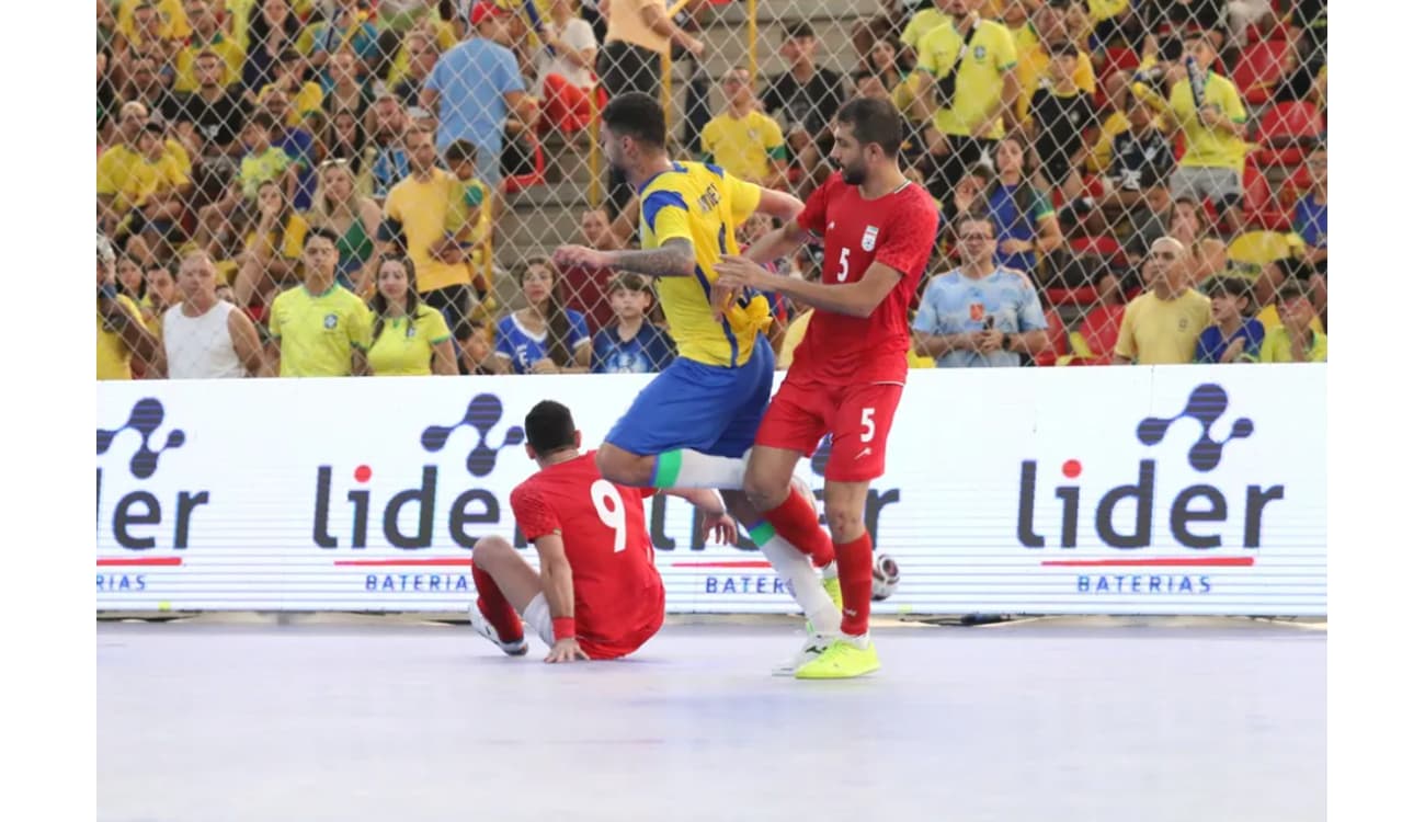 Campeonato Paulista de Futsal 2023: Líderes se Destacam nos Grupos