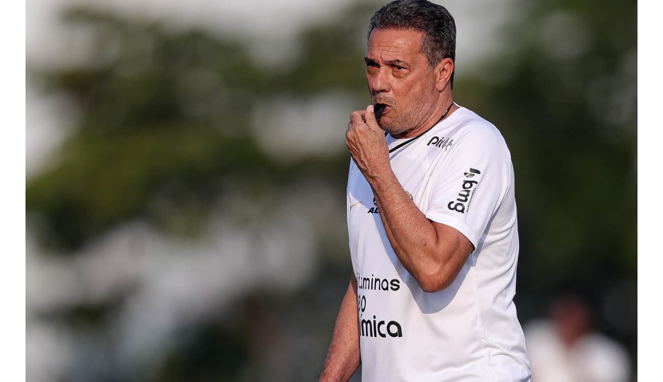 Luxemburgo fecha treino do Corinthians para 'não dar armas' ao Fortaleza na  Sul-Americana