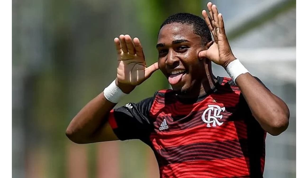 Promessa da base garante vitória do Grêmio em jogo-treino