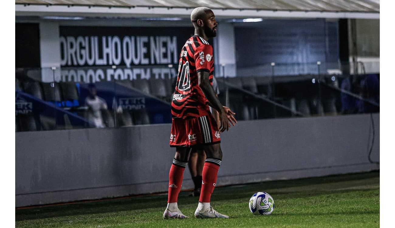 Perto de anúncio no Flamengo, Gerson chega ao Rio de Janeiro - Gazeta  Esportiva