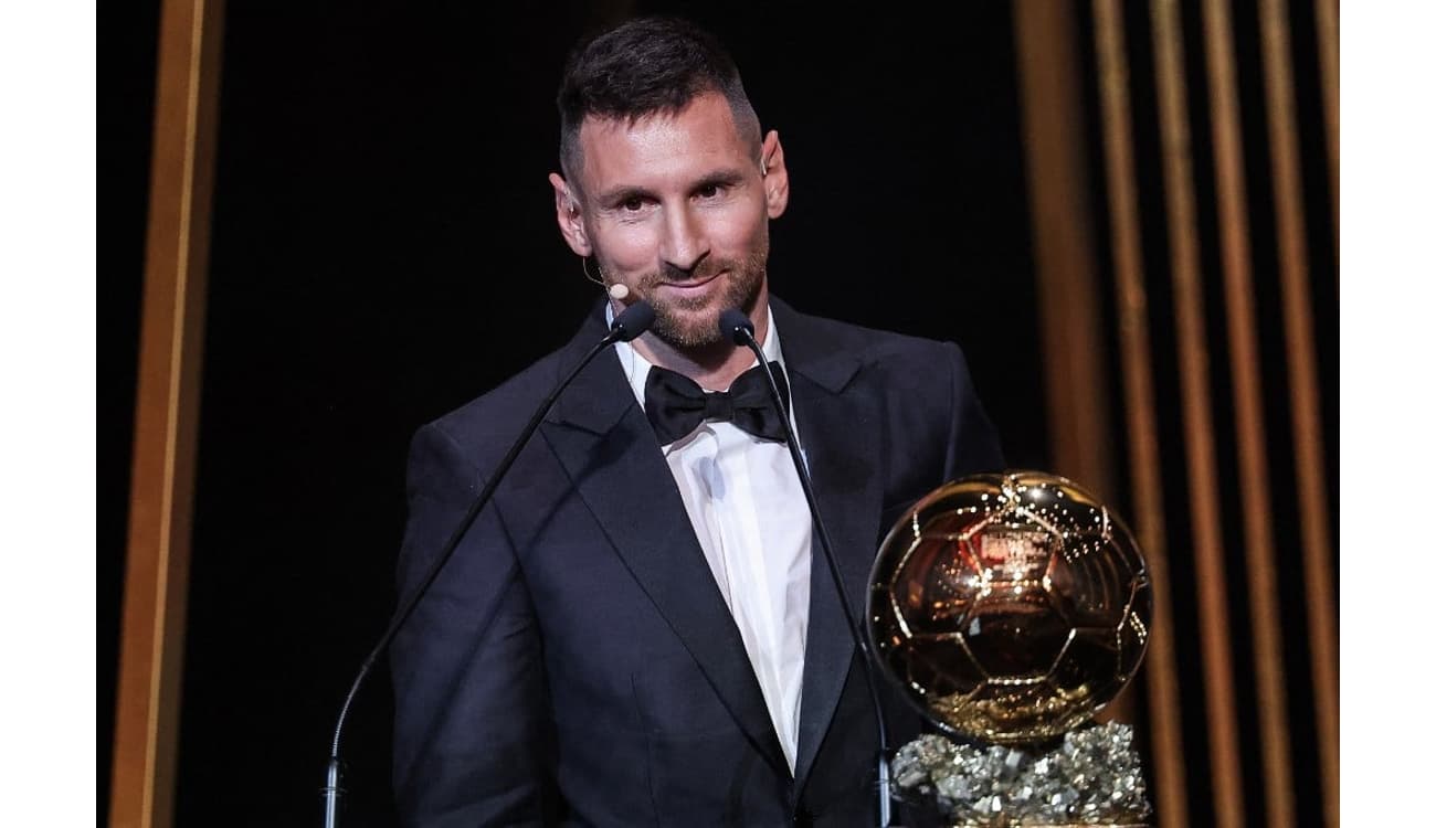 Messi ganha prêmio de melhor jogador; Mbappé é o artilheiro da Copa - Folha  PE