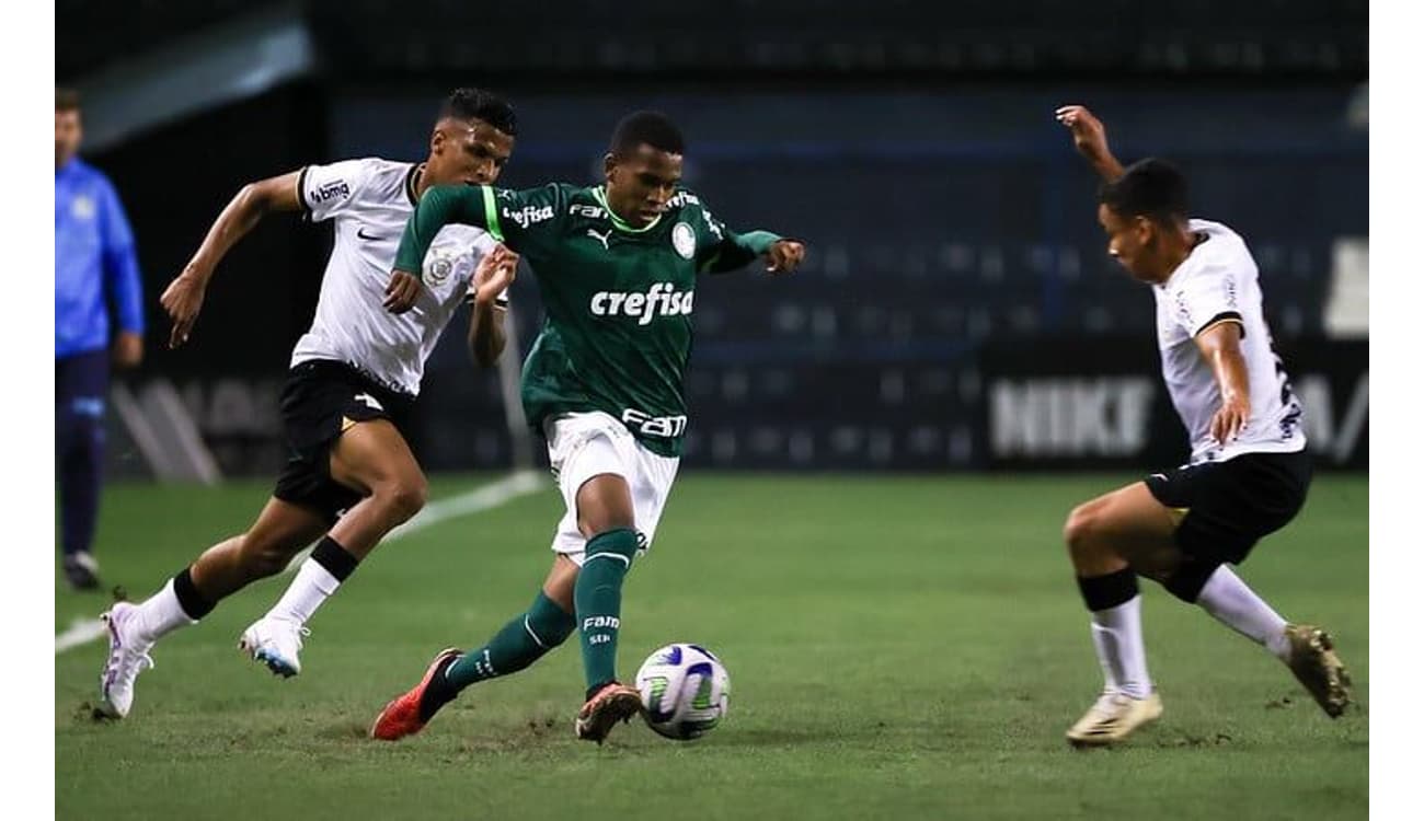 Com reviravoltas, Corinthians e Palmeiras empatam em jogo de