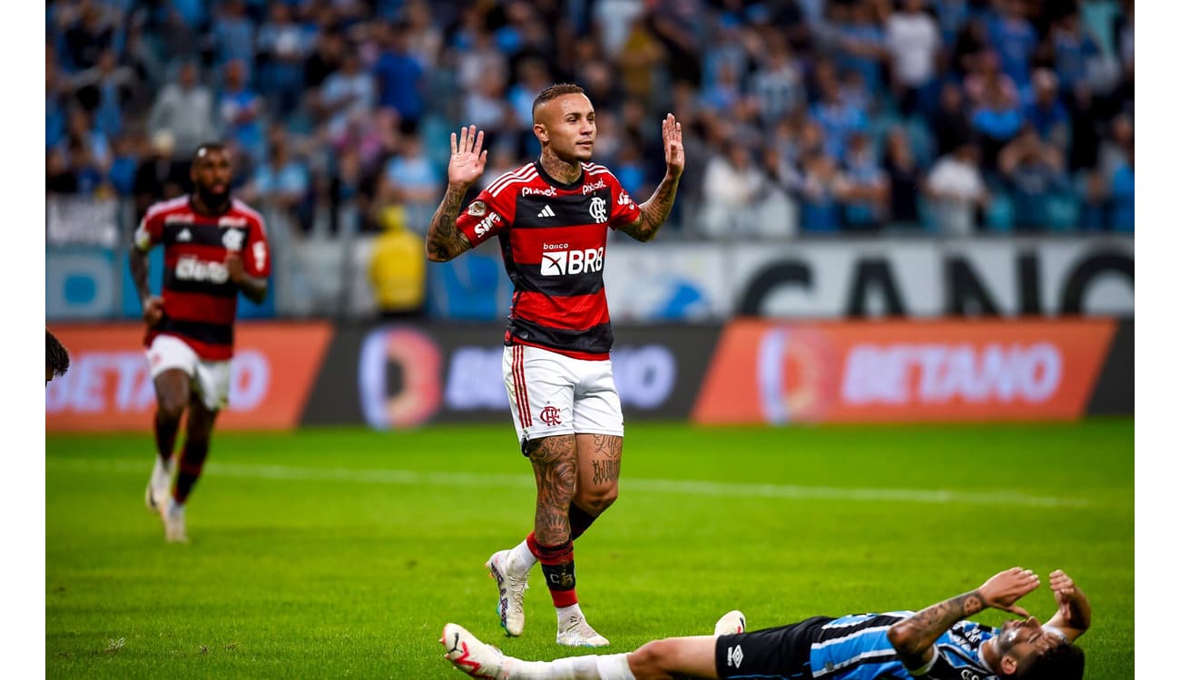 LEI DO EX!! Atacante do Flamengo faz promessa para confronto contra o Grêmio no Brasileirão