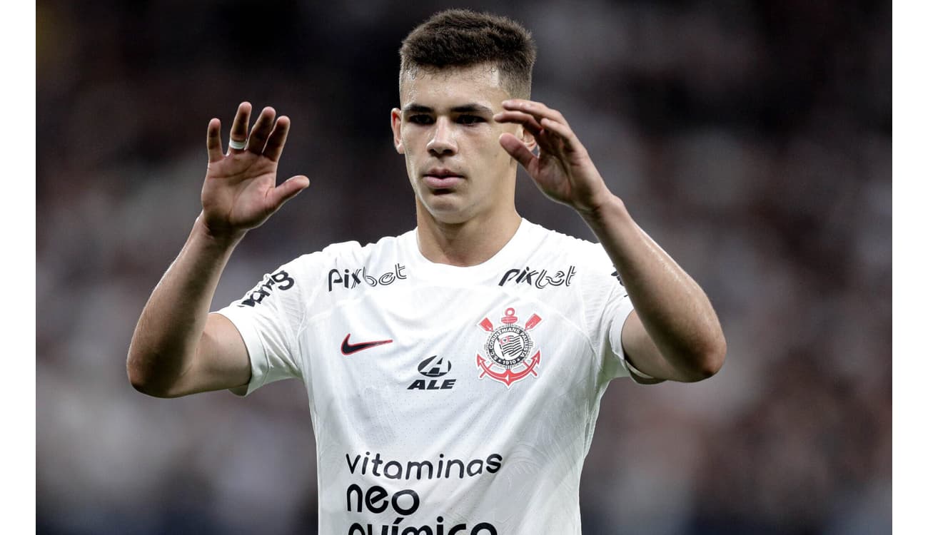 Gigante francês demonstra interesse em atacante do Corinthians