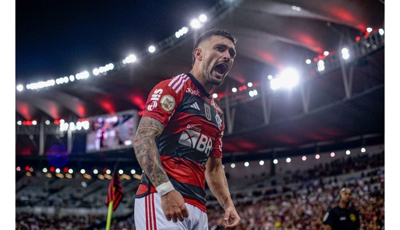 Flamengo vence o Bragantino, volta ao G-4 e mantém briga por título do  Brasileirão - Lance!