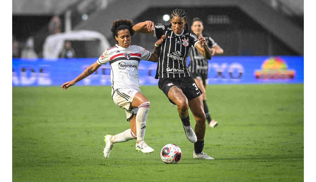 Tricolor vence o Corinthians e avança à final do Paulista Feminino