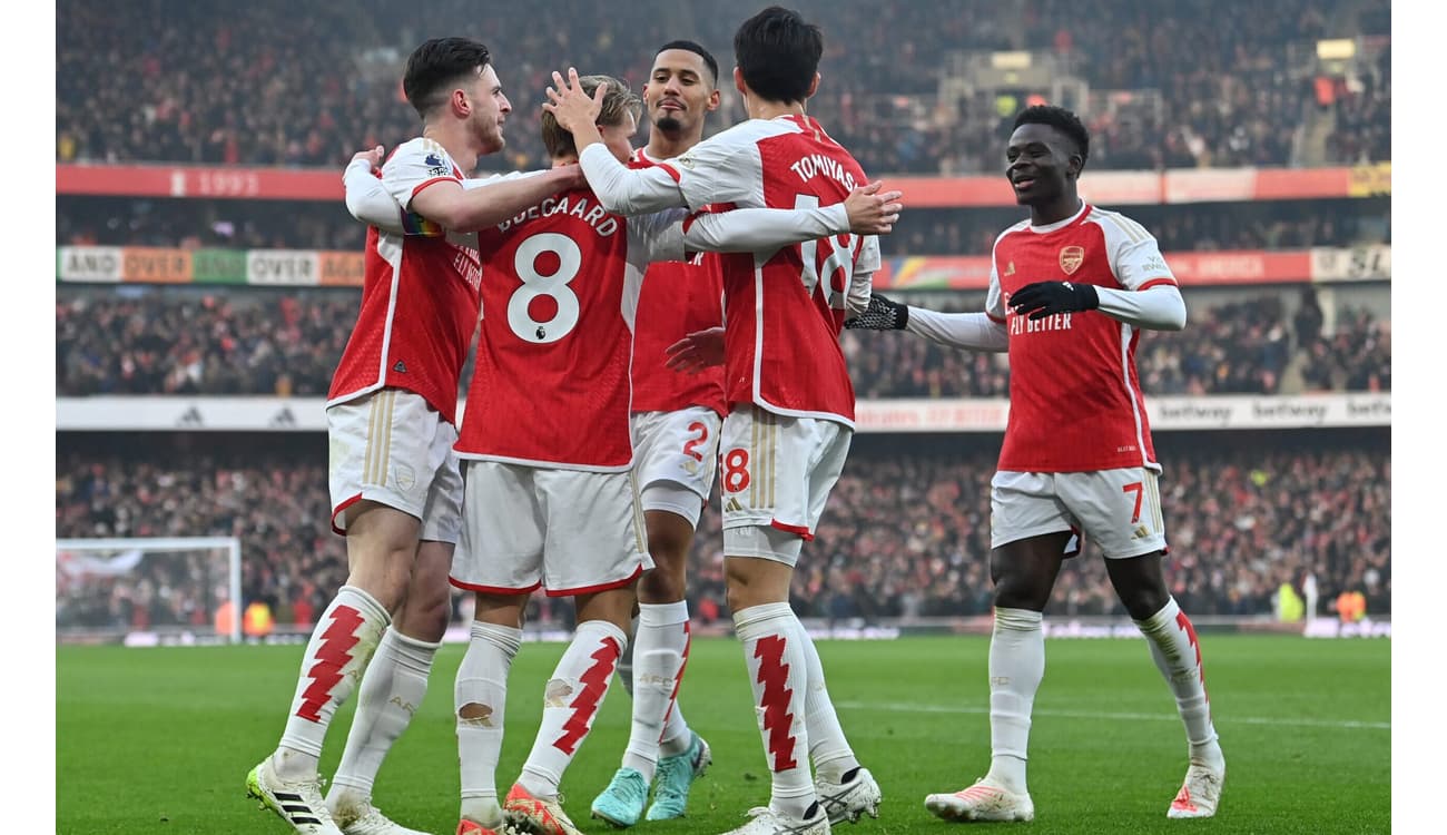 Arsenal vence e se isola na liderança da Premier League; United perde e se  afasta do G4: veja os resultados do Campeonato Inglês - Lance!