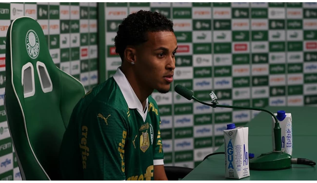 Você percebeu? Lázaro está cada vez mais à vontade em campo 