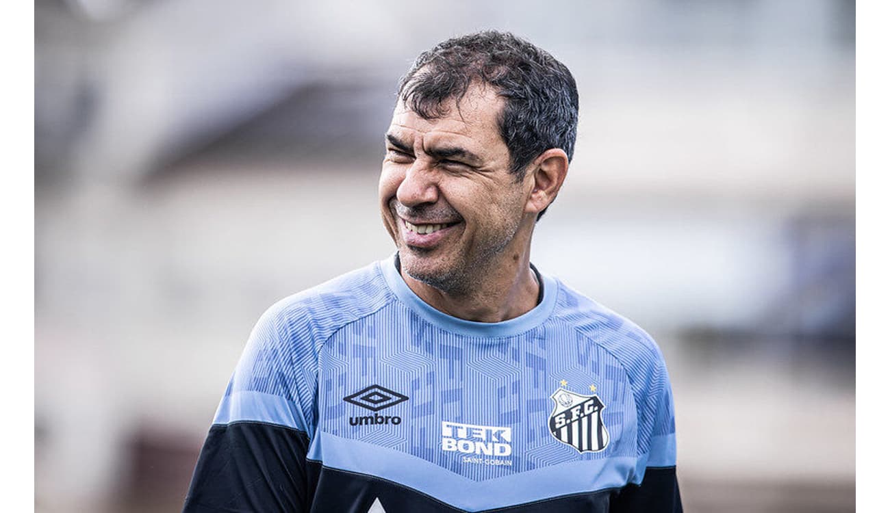 EX-MENGÃO! Santos negocia contratação de ídolo do Flamengo com aval de Carille