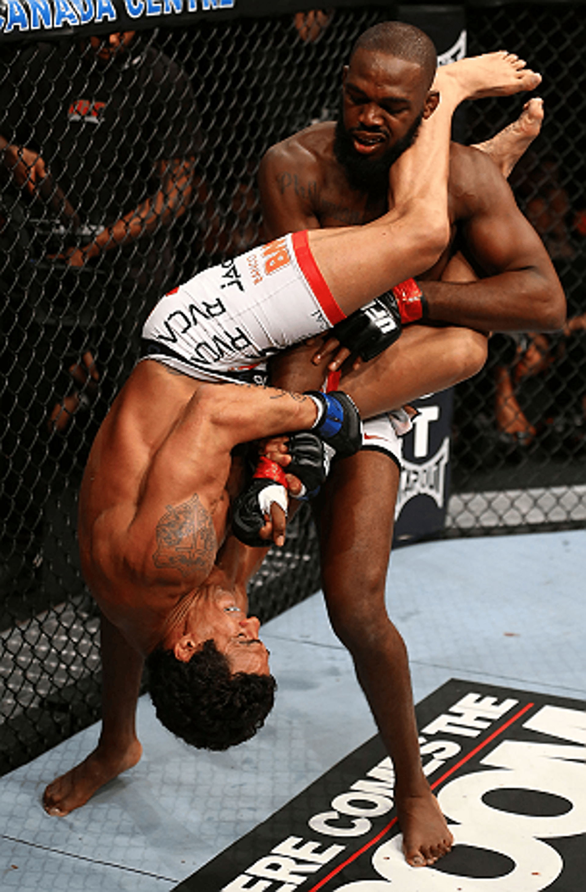 Vitor Belfort x Jon Jones (FOTO: UFC)