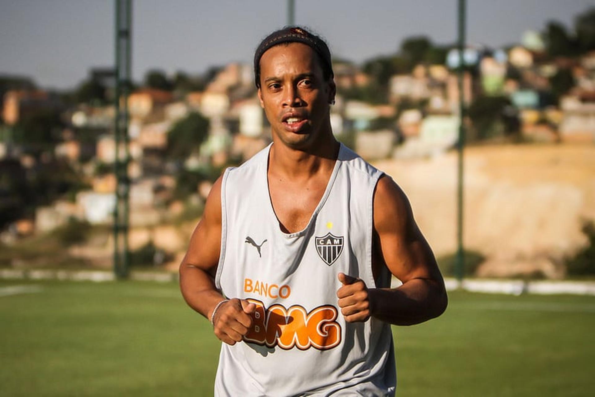 Ronaldinho Gaúcho treina na Cidade do Galo (Foto: Bruno Cantini/Atlético-MG)