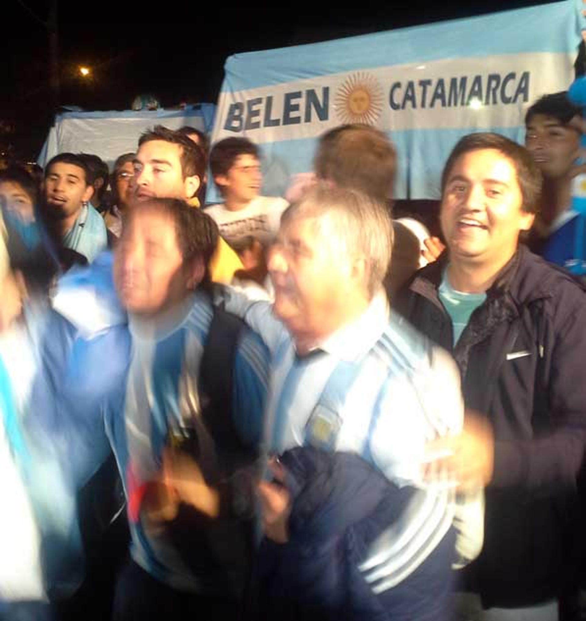 Argentinos recebem seleção (Foto: Valdomiro Neto)