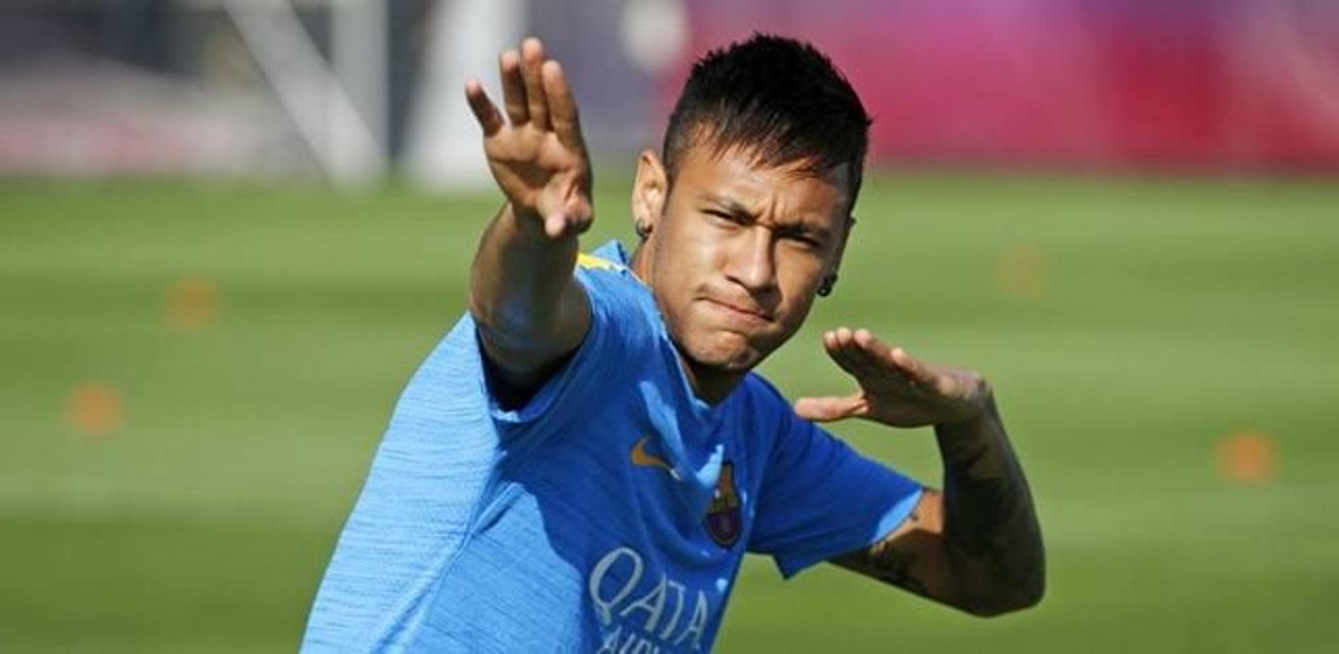 Neymar também é processado pelo Grupo DIS (Foto: Reprodução / Facebook)