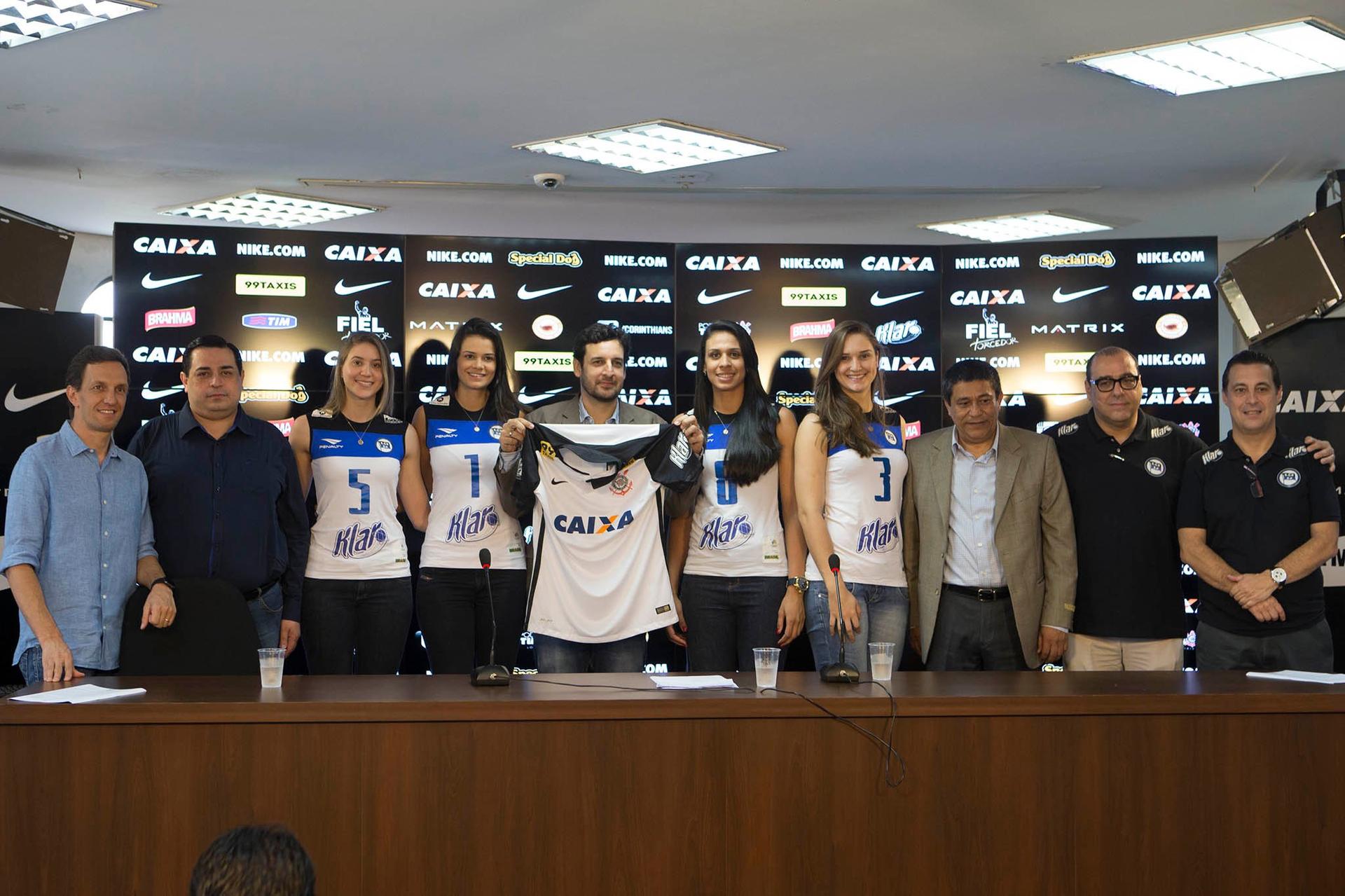 Anúncio do novo patrocinador do Corinthians, no CT Joaquim Grava (Foto: Divulgação)
